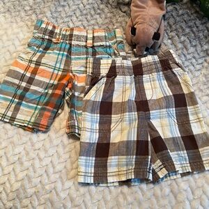 BUNDLE OF 2 pairs Boys 2T plaid shorts Like New Jumping Beans & Carter’s shorts